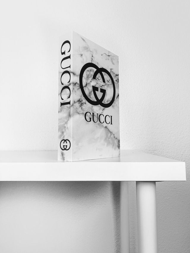 Gucci libro decorativo. NUEVO