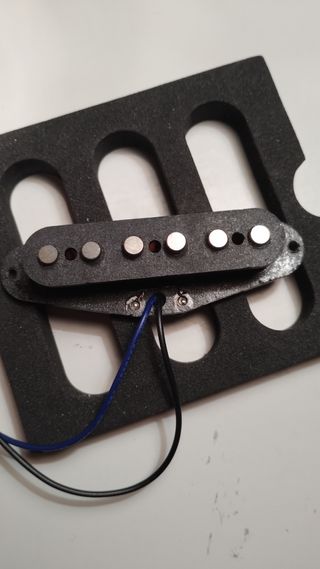 Pastilla Strat "Designed by Fender"