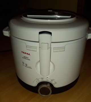 Freidora Eléctrica TEFAL  NUEVA.