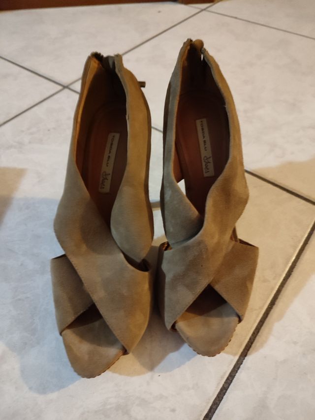 Decolte scamosciata intrecciata