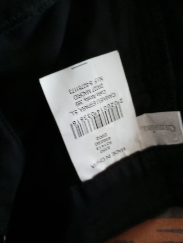 Pantaloncino nero con risvolto