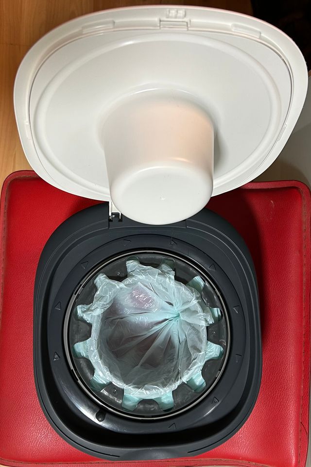 Contenedor de pañales Twist & Click  Tommee Tippee