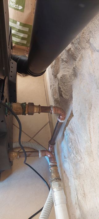 Hidroestufa pellet y policombustible 16 kw ECOFore