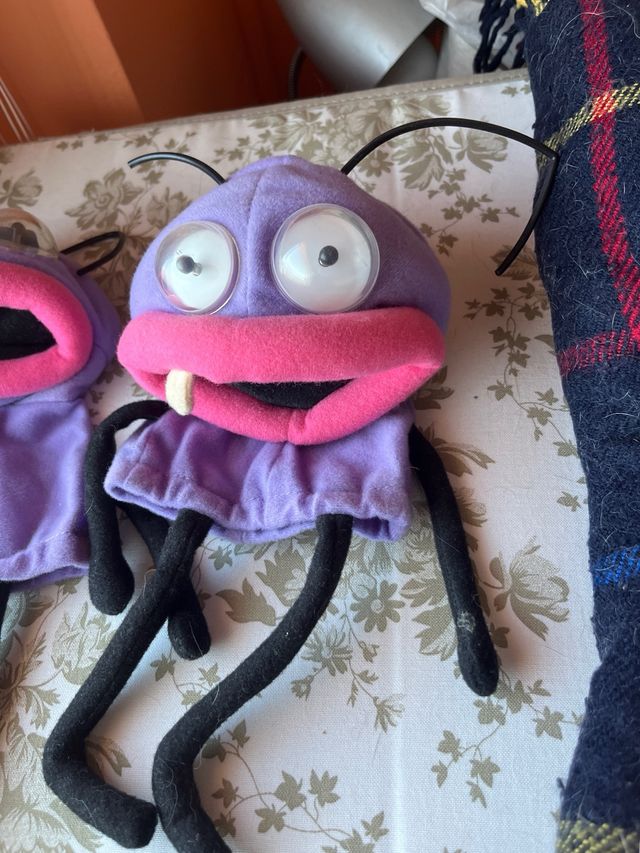 Trancas y barrancas.   hormiguero