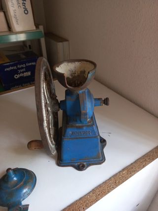 Molinillo de café antiguo