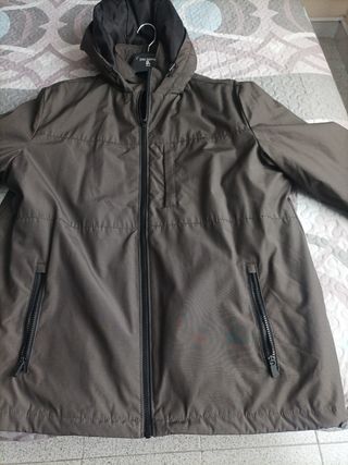 CHAQUETA CHICO TALLA L ( Poco Uso) ABRIGADO 