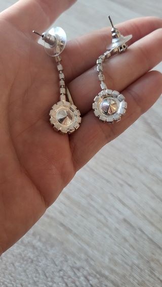 Pendientes plateados largos gota