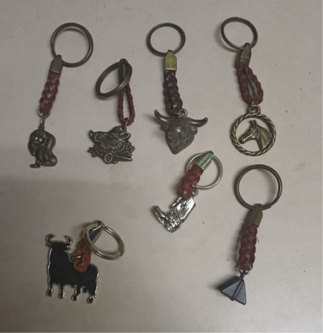 LlAVEROS ojo!!!!! mas de 1600 llaveros  Todos 499€