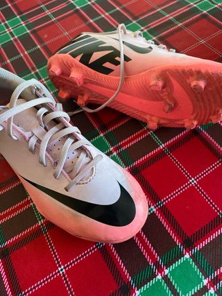 Botas de fútbol Nike rosas 35