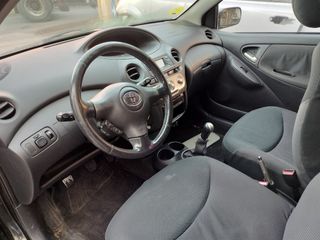 25002 DESPIECE TOYOTA YARIS 1.3 SOL