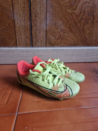 Botas para niño de fútbol y fútbol sala