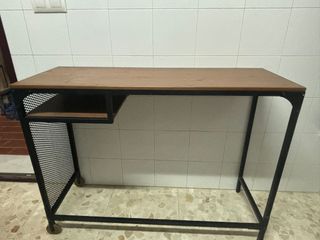 Scrivania/tavolo per manicure