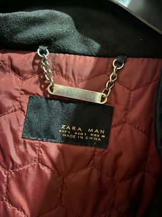 Abrigo negro de hombre de Zara
