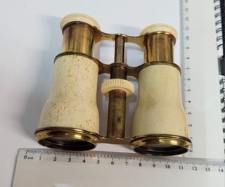 Prismáticos antiguos opera