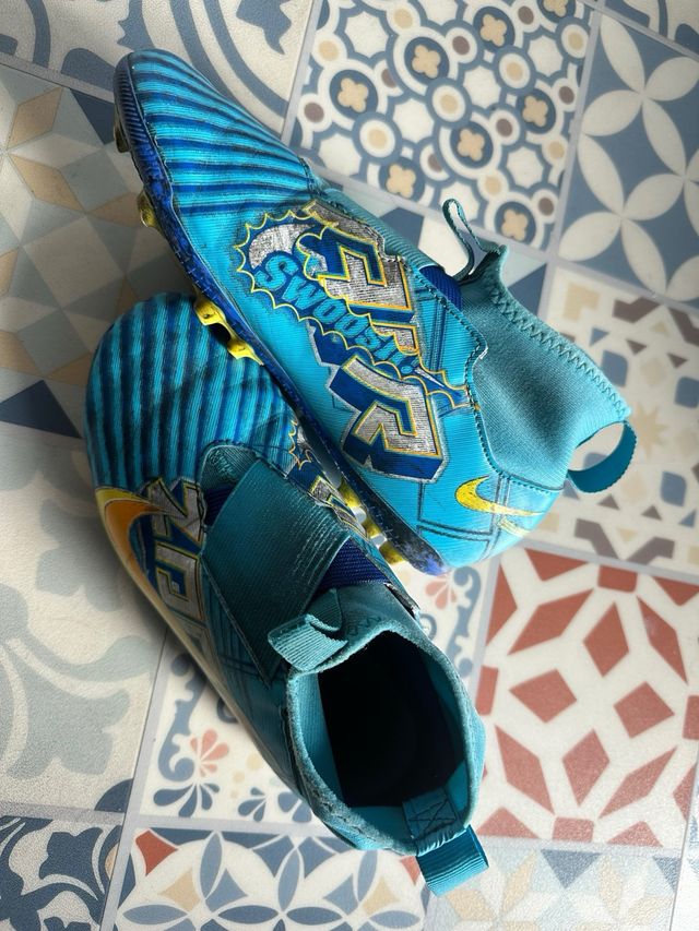 Botas de fútbol AG. Talla 36.5 Nike / Mbappé