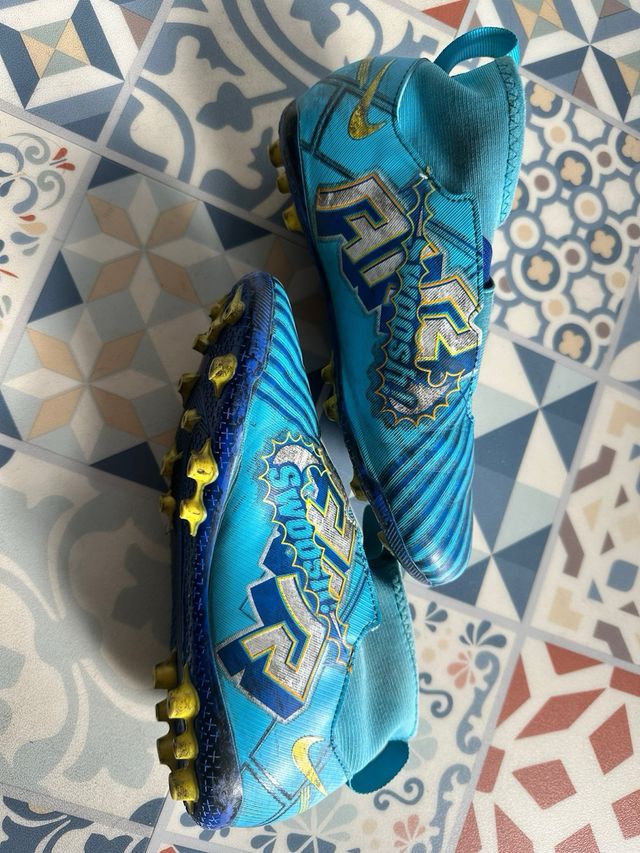 Botas de fútbol AG. Talla 36.5 Nike / Mbappé