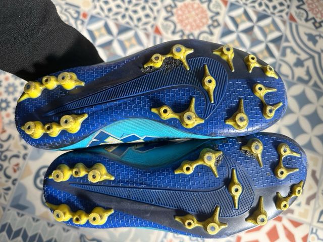 Botas de fútbol AG. Talla 36.5 Nike / Mbappé