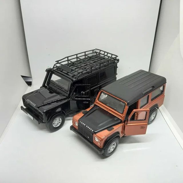 2 Land Rover  1/32, Tayumo y Bburago