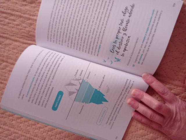 SER FELIZ ES URGENTE 📚