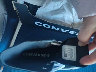 Converses nuevas en su caja