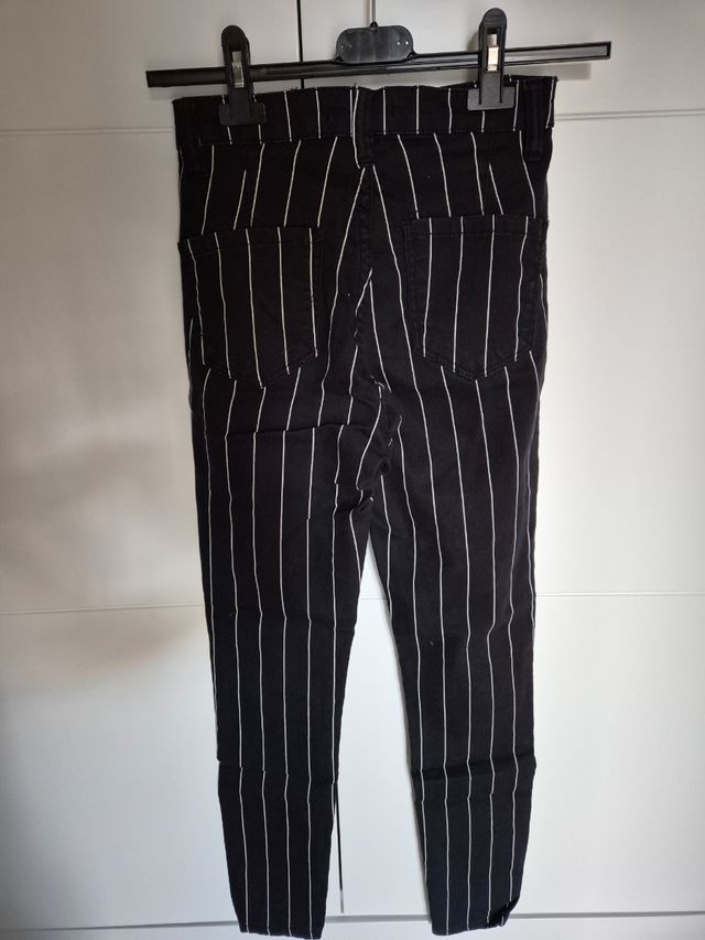 Pantalon pitillo de rayas de mujer