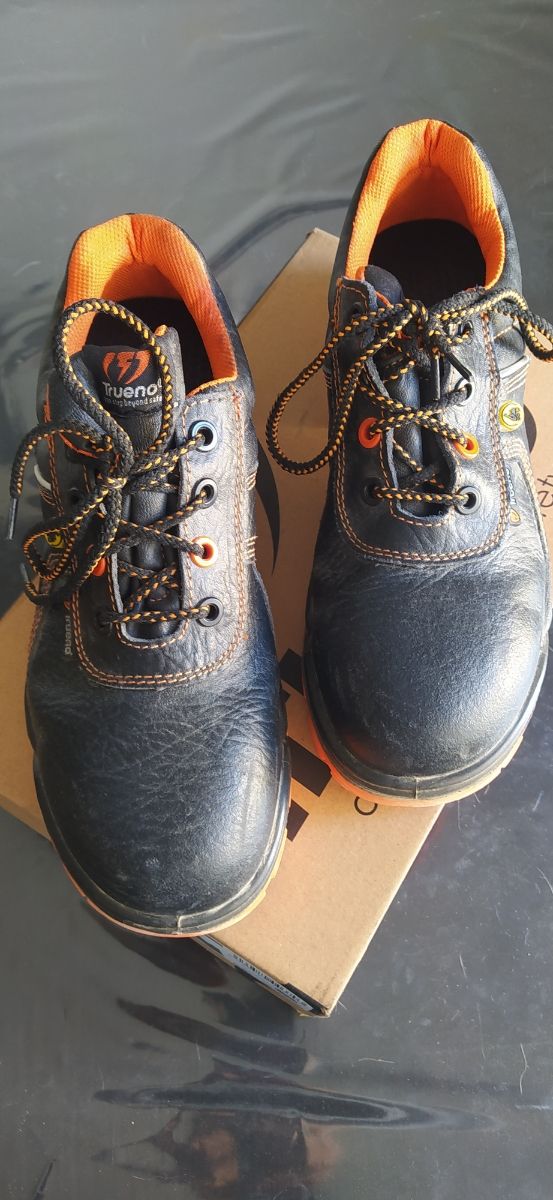 ZAPATOS DE SEGURIDAD T. 39 , DE PIEL