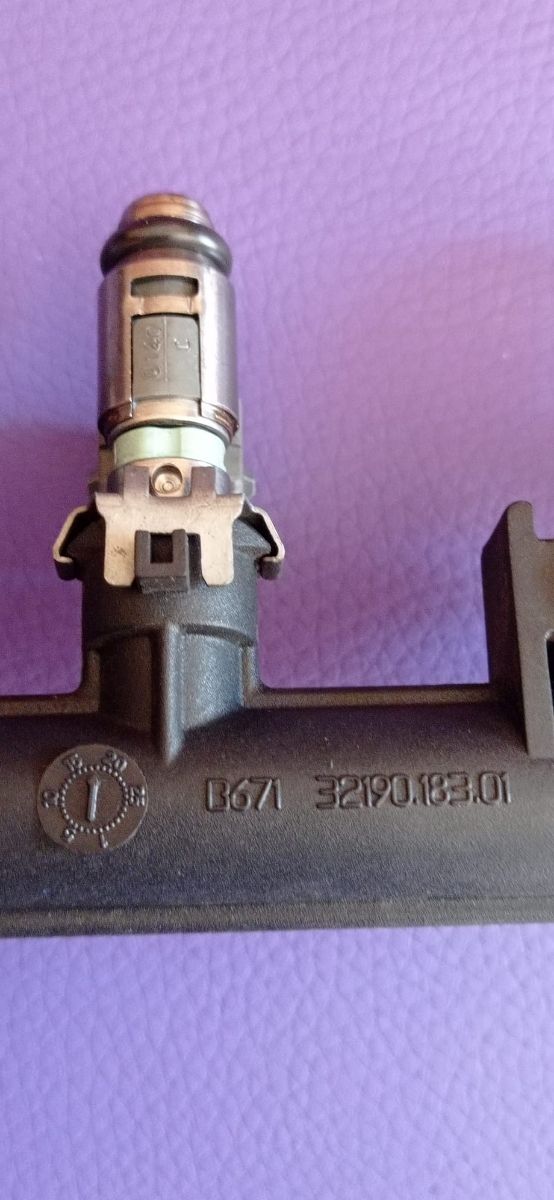 Inyectores Fiat Punto 1200 gasolina. Año 2000.