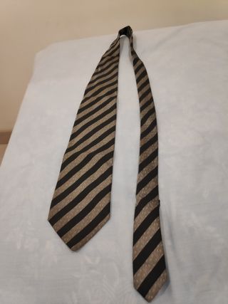 CORBATA CON RAYAS PARA HOMBRE