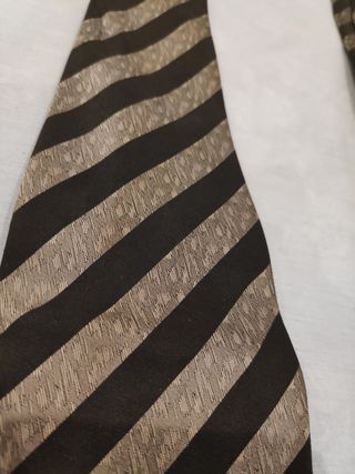 CORBATA CON RAYAS PARA HOMBRE