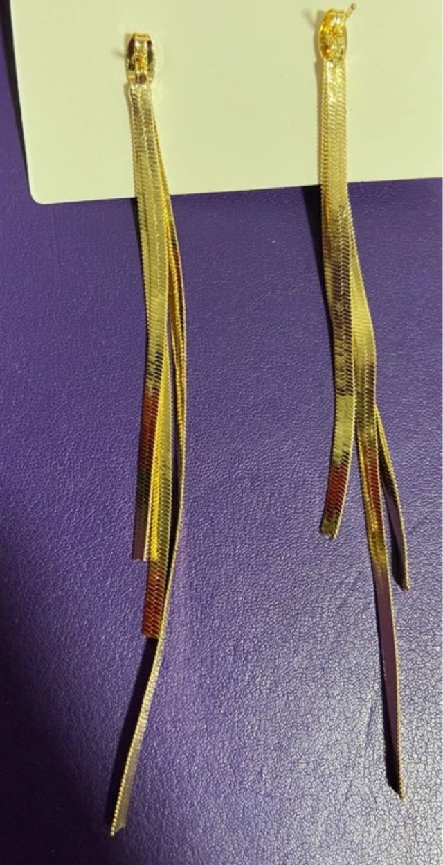 Pendientes dorados largos