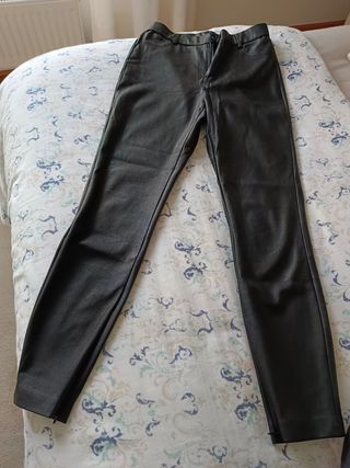 Pantalón cuero sintético talla 36/38 