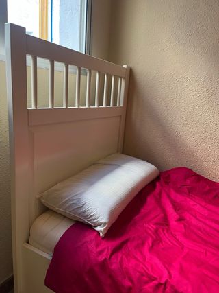 Cama ikea con somier y cabecero