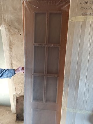 Puerta  nuevas de 6 y 3 cristales
