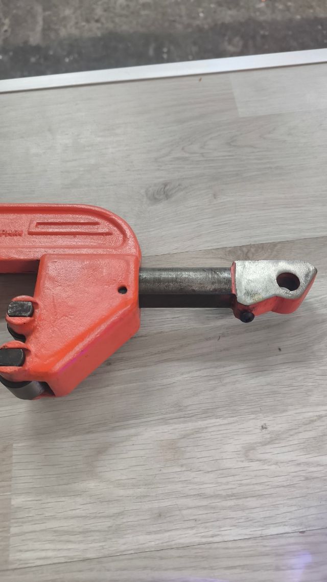 Cortatubos Egamaster