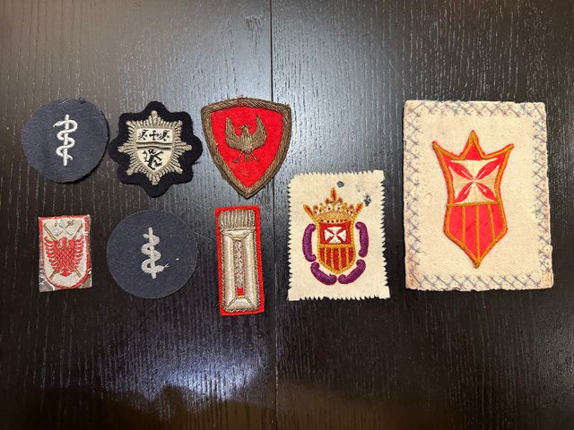 Toppe ricamate antiche