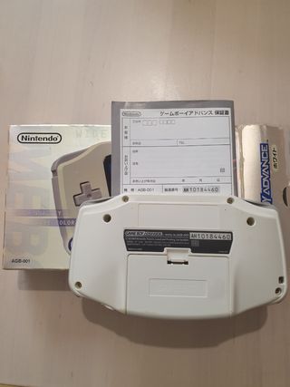 Gameboy Advance con caja y manual