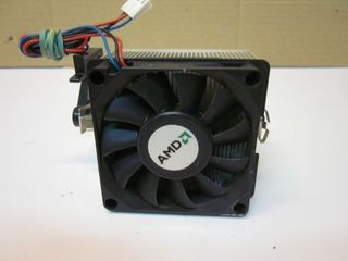 Disipador con ventilador para procesador AMD