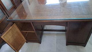 Librería y mesa despacho