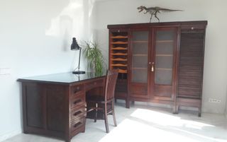 Librería y mesa despacho