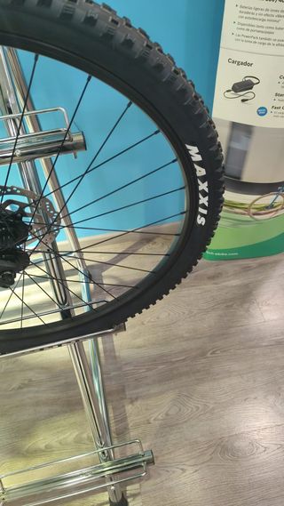 Bicicleta eléctrica BH ATOM 29