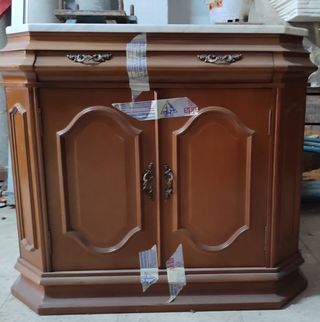 Mueble entrada estilo clásico.