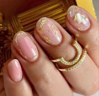 MANICURISTA A DOMICILIO.