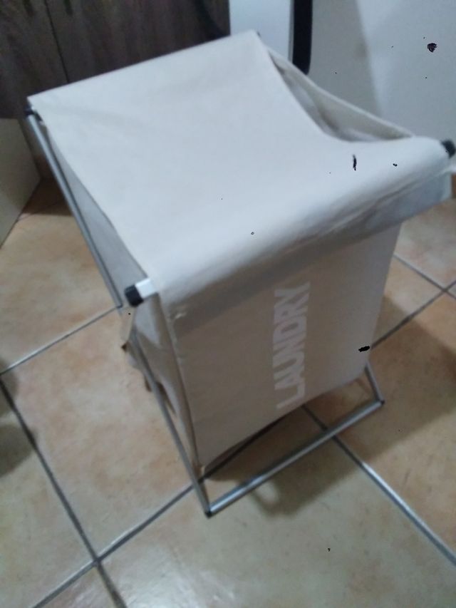 Contenedor ropa sucia