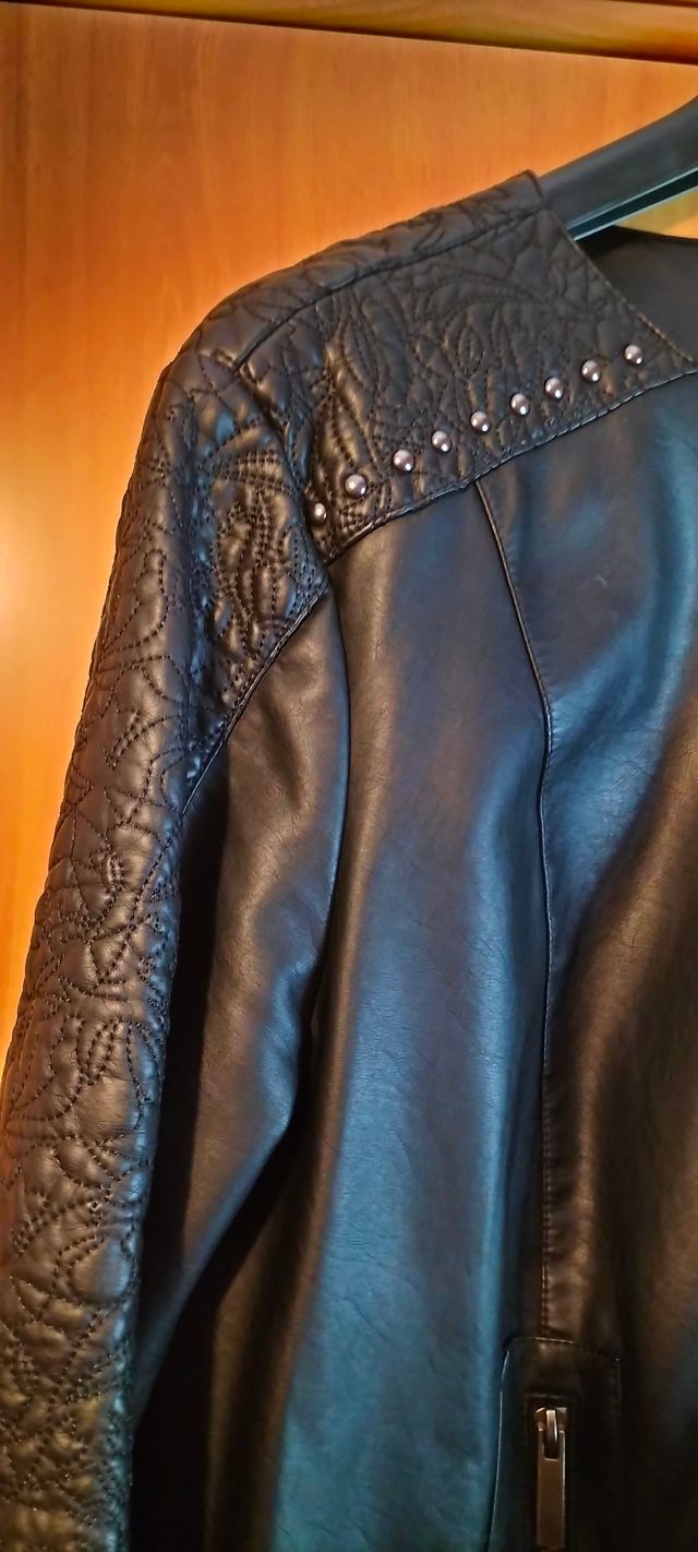 Giacchetto in finta pelle