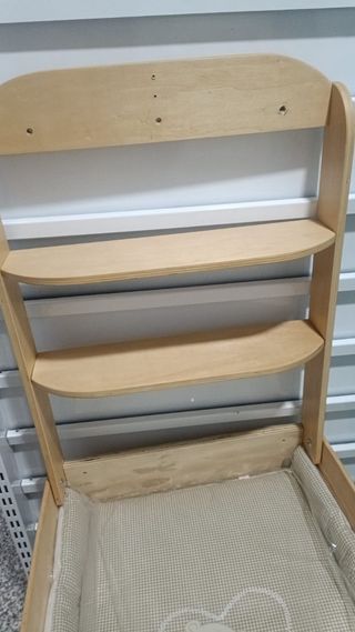 Cambiador de bebé de pared y pegable 