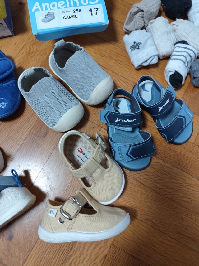 Lote zapatos bebé, regalo calcetines.