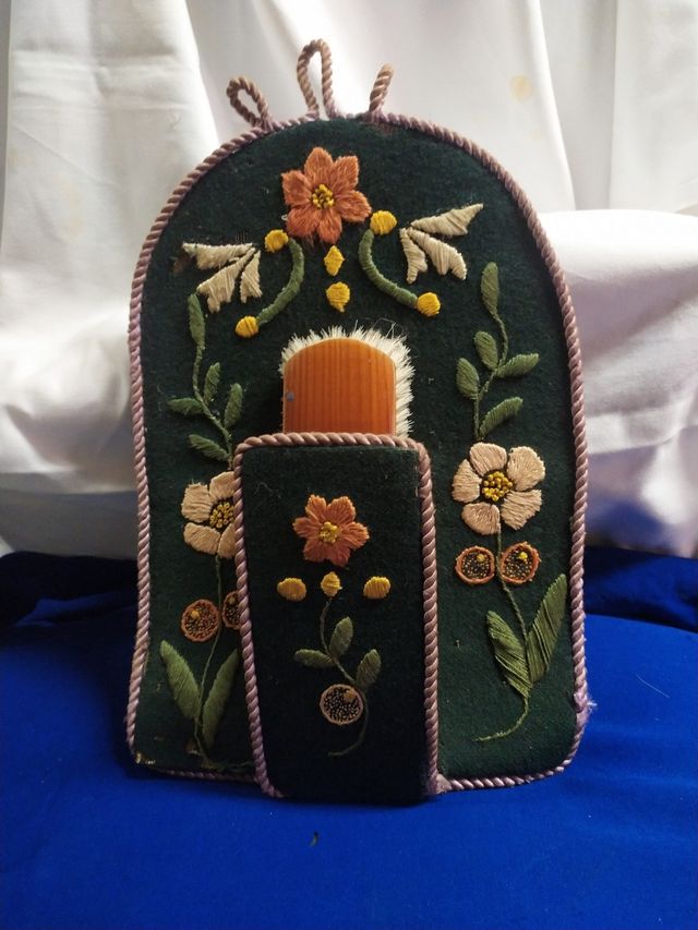 Portacepillo ropa antiguo