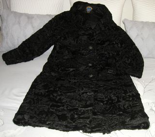 Abrigo vintage astracán estilo Audrey Hepburn