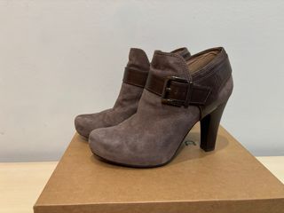 Botines UNISA tacón. Nº 38. color gris 