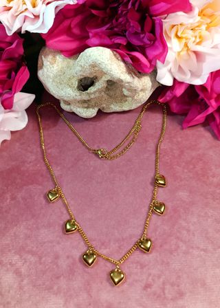 Collar corazones chapado en oro 18K